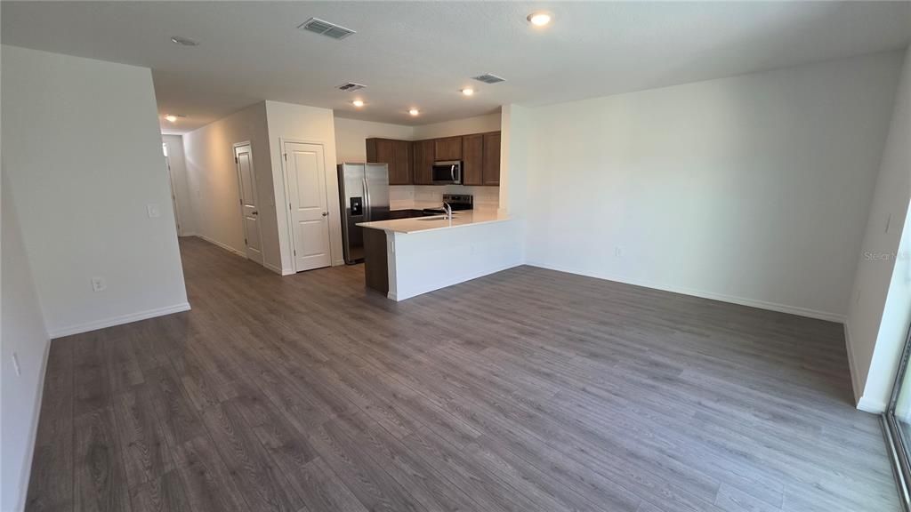 For Rent: $2,195 (3 beds, 2 baths, 1463 Square Feet)