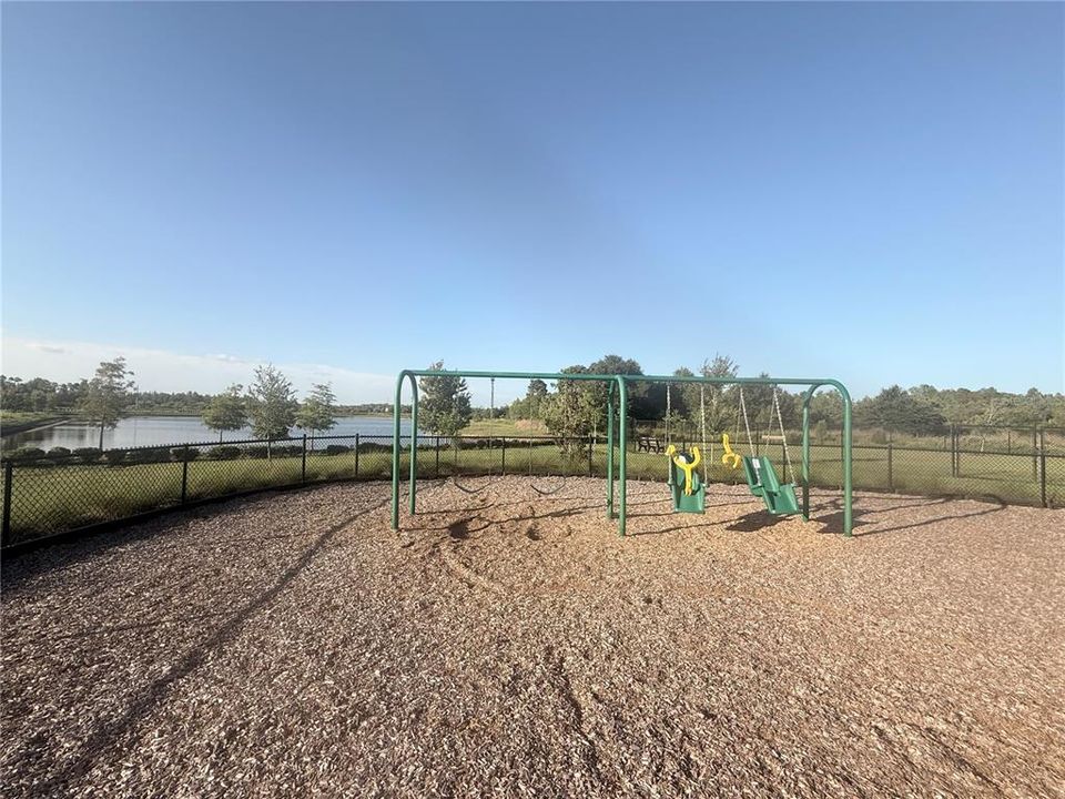 For Rent: $2,250 (3 beds, 2 baths, 1463 Square Feet)