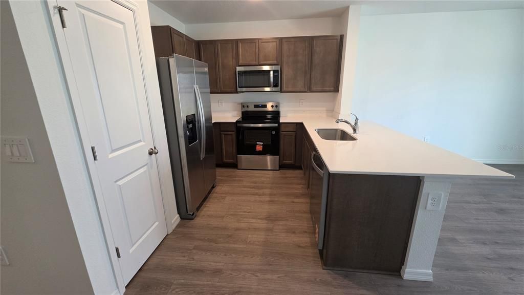 For Rent: $2,195 (3 beds, 2 baths, 1463 Square Feet)