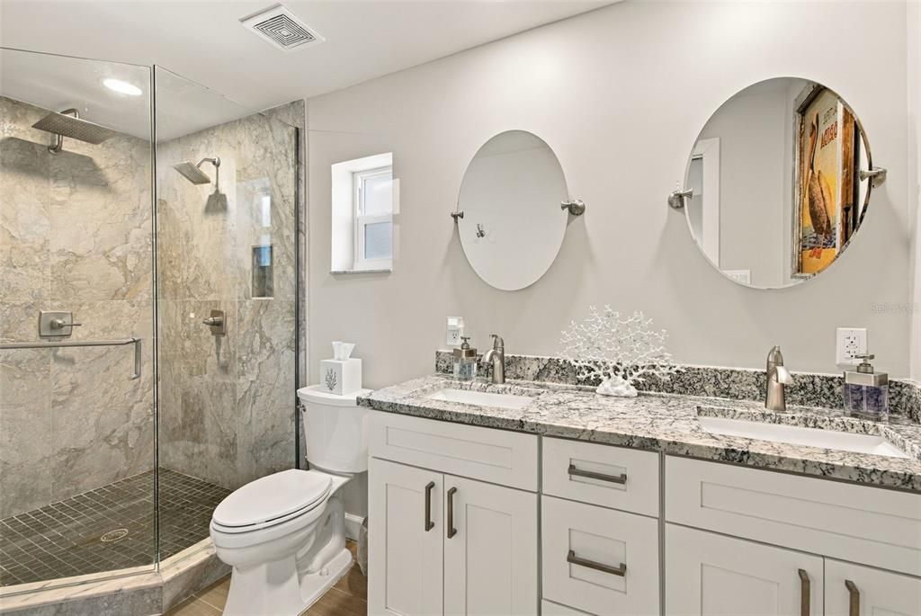 For Sale: $525,000 (2 beds, 2 baths, 1306 Square Feet)