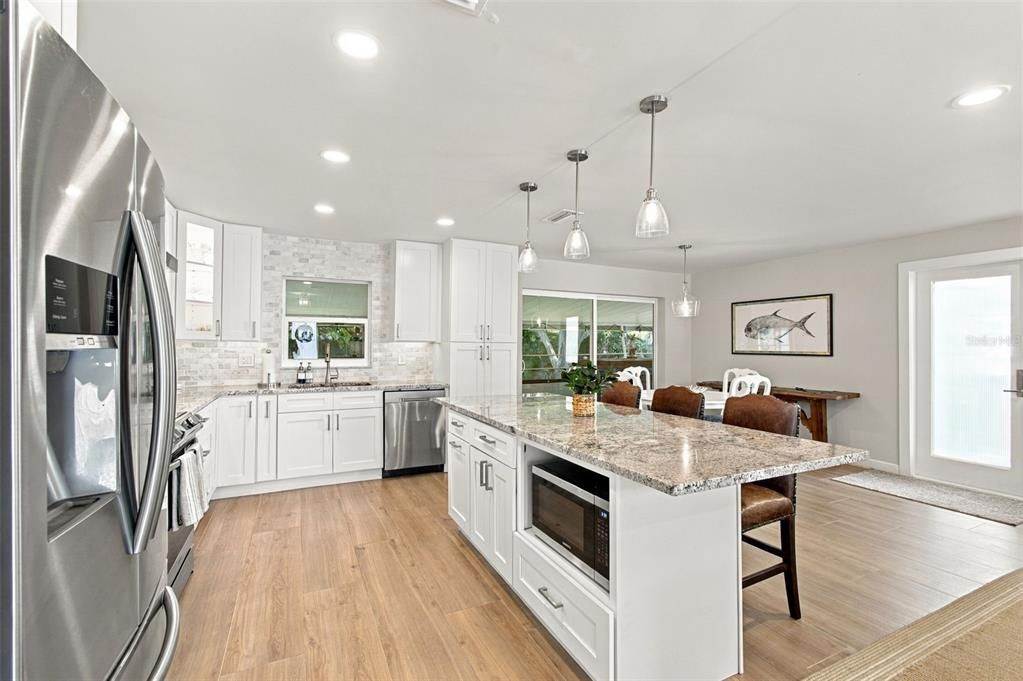 For Sale: $525,000 (2 beds, 2 baths, 1306 Square Feet)