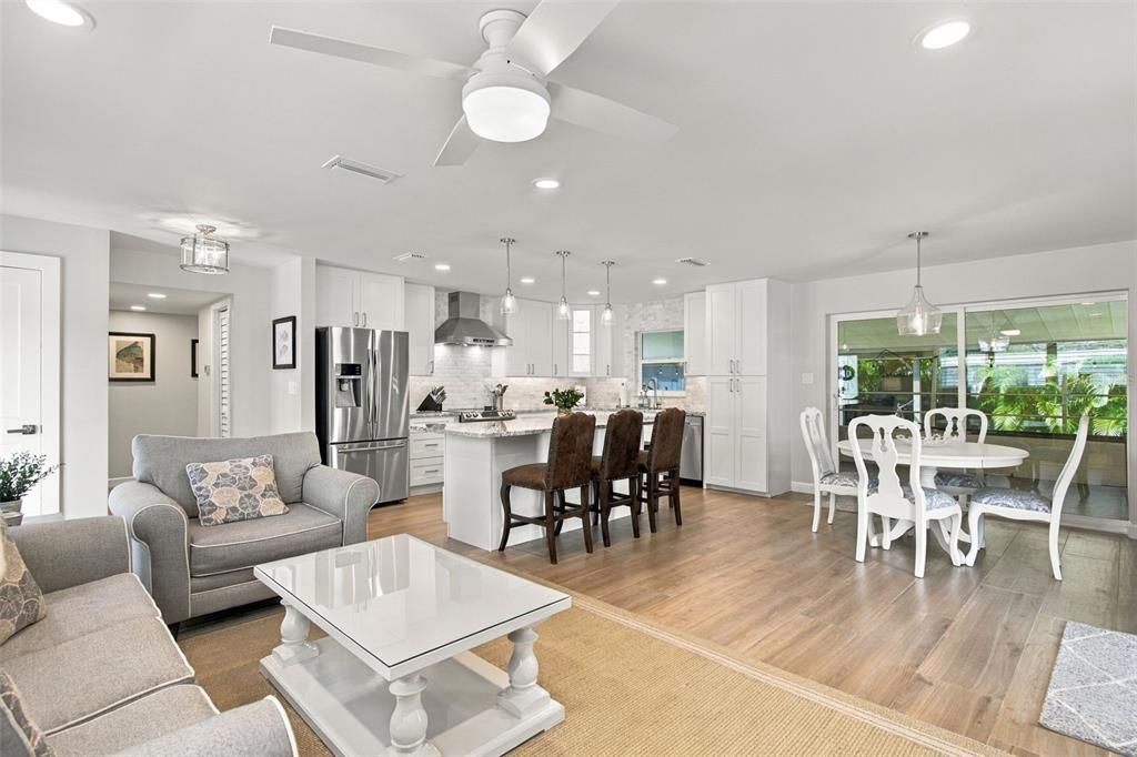 For Sale: $525,000 (2 beds, 2 baths, 1306 Square Feet)