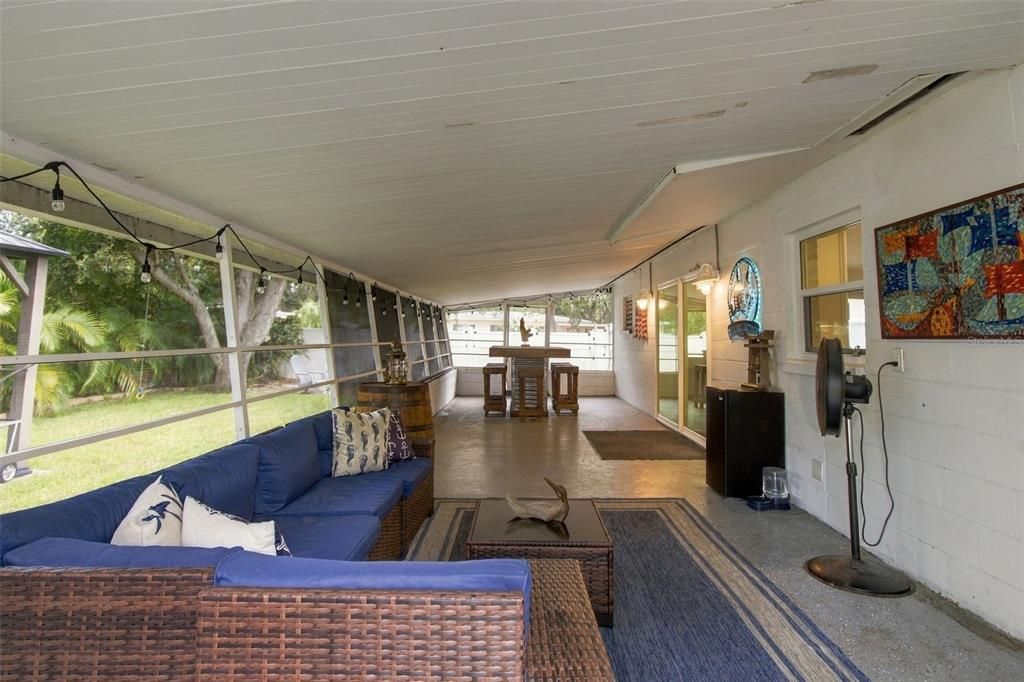For Sale: $525,000 (2 beds, 2 baths, 1306 Square Feet)