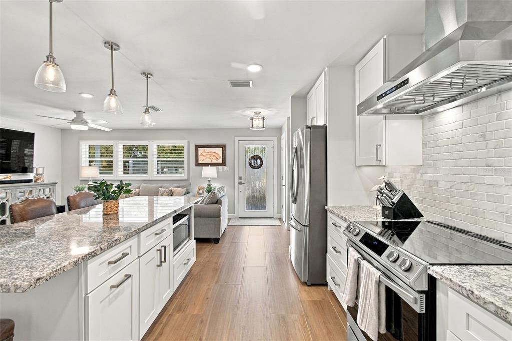 For Sale: $525,000 (2 beds, 2 baths, 1306 Square Feet)