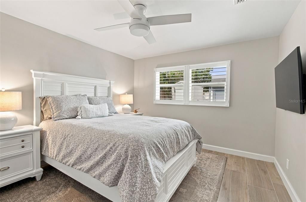 For Sale: $525,000 (2 beds, 2 baths, 1306 Square Feet)