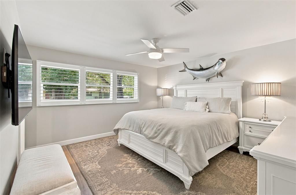 For Sale: $525,000 (2 beds, 2 baths, 1306 Square Feet)