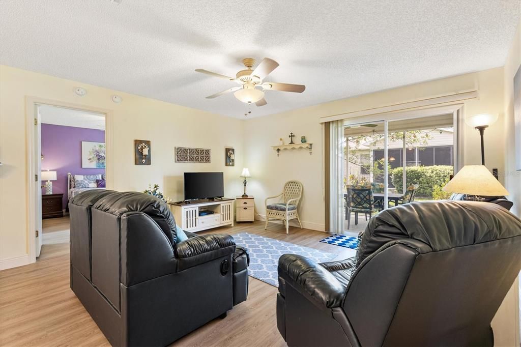 For Sale: $298,888 (3 beds, 2 baths, 1224 Square Feet)