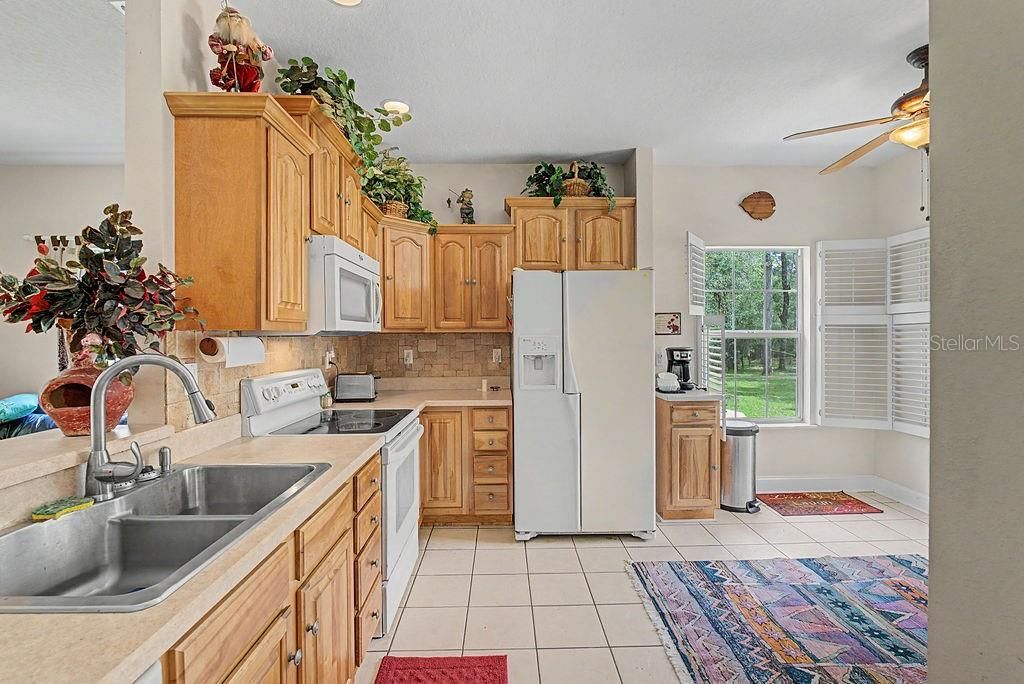 For Sale: $339,000 (3 beds, 2 baths, 1740 Square Feet)
