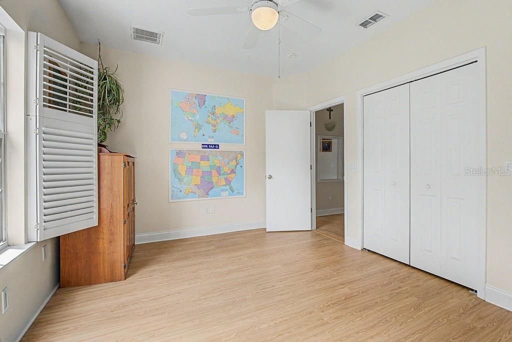 For Sale: $339,000 (3 beds, 2 baths, 1740 Square Feet)
