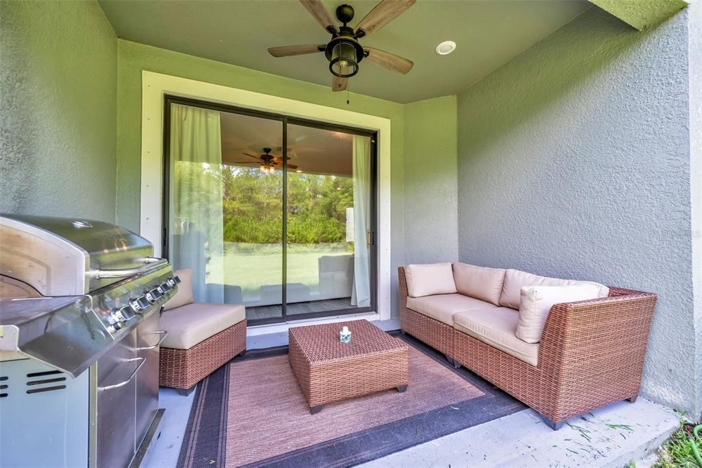 Activo con contrato: $375,000 (3 camas, 2 baños, 1827 Pies cuadrados)