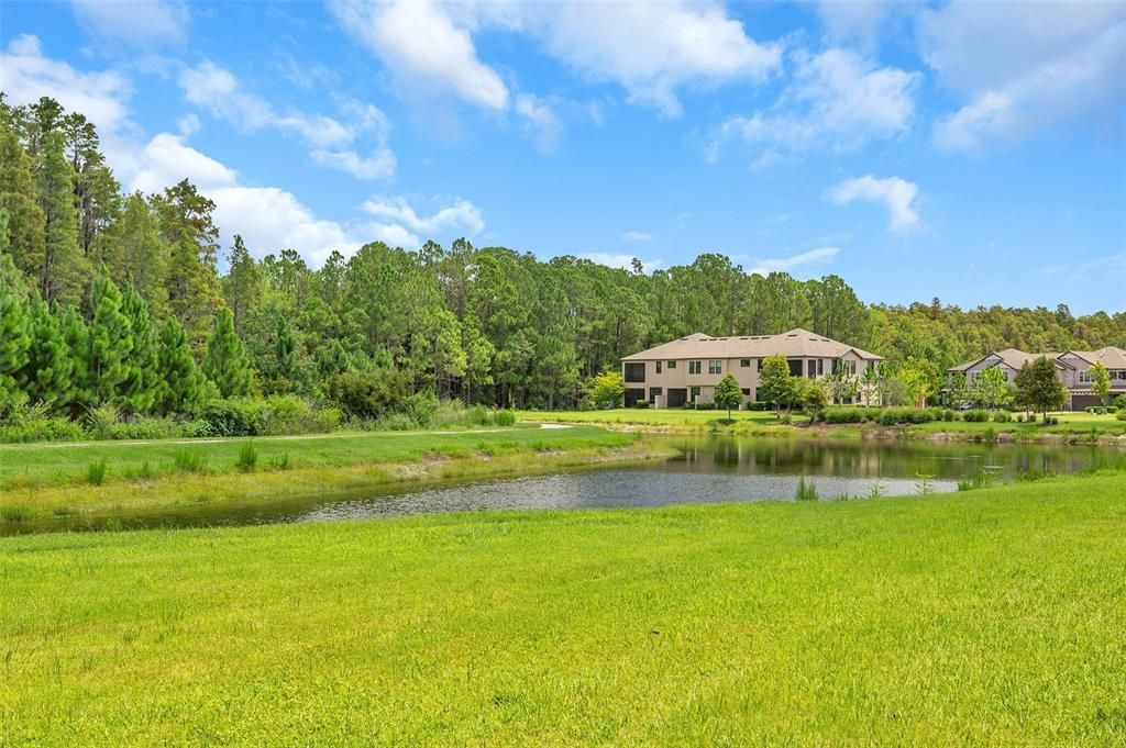 Activo con contrato: $375,000 (3 camas, 2 baños, 1827 Pies cuadrados)