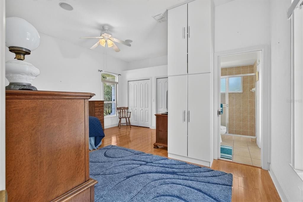En Venta: $599,900 (3 camas, 3 baños, 2509 Pies cuadrados)