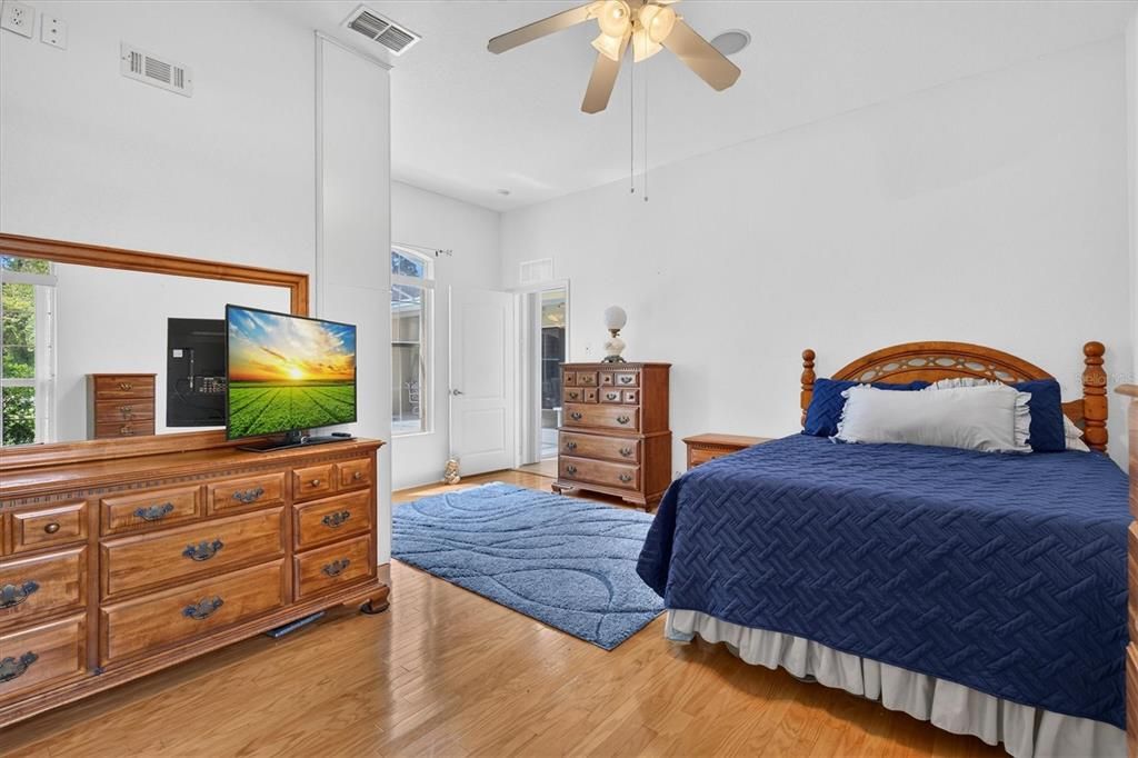 En Venta: $599,900 (3 camas, 3 baños, 2509 Pies cuadrados)