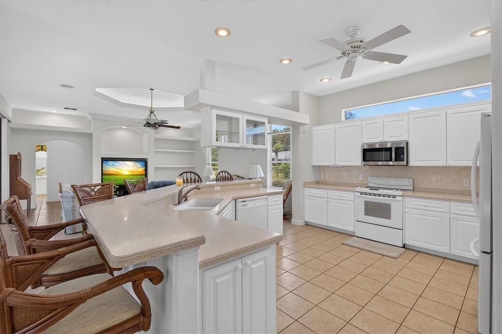 En Venta: $599,900 (3 camas, 3 baños, 2509 Pies cuadrados)