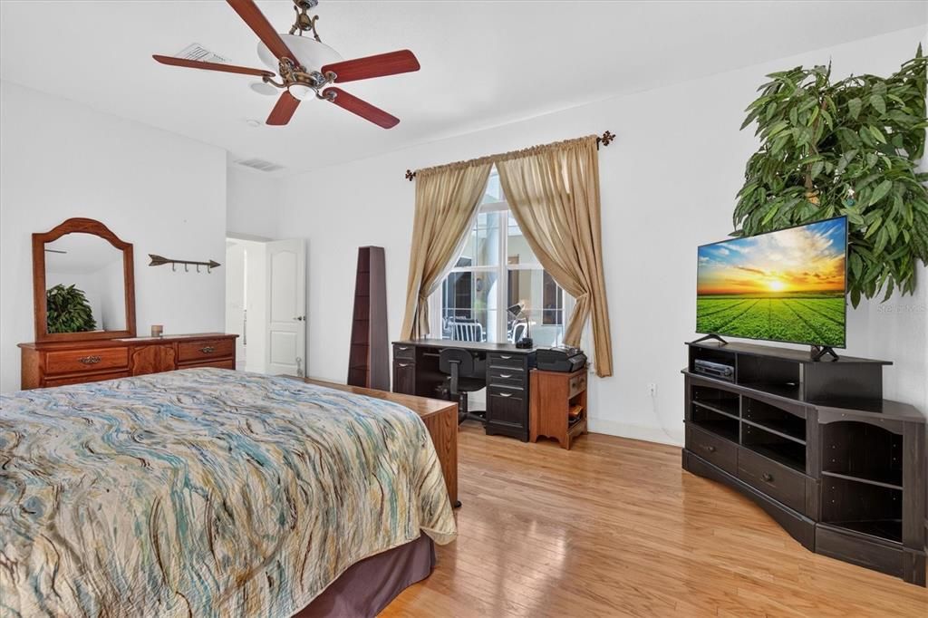 En Venta: $599,900 (3 camas, 3 baños, 2509 Pies cuadrados)