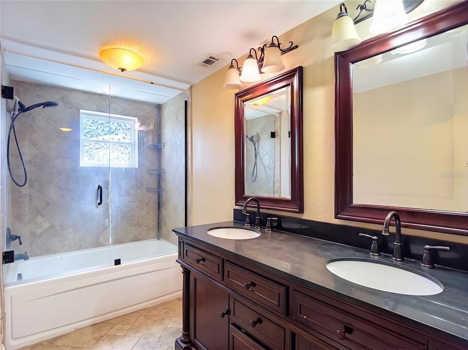 For Sale: $305,000 (3 beds, 2 baths, 1629 Square Feet)