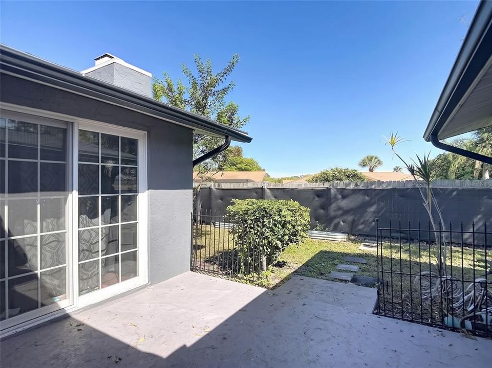 For Sale: $305,000 (3 beds, 2 baths, 1629 Square Feet)