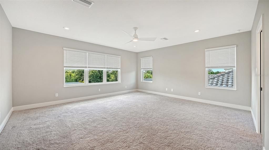 For Sale: $928,000 (4 beds, 4 baths, 3019 Square Feet)