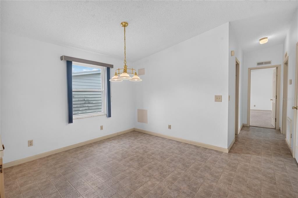 For Sale: $174,900 (2 beds, 2 baths, 1436 Square Feet)