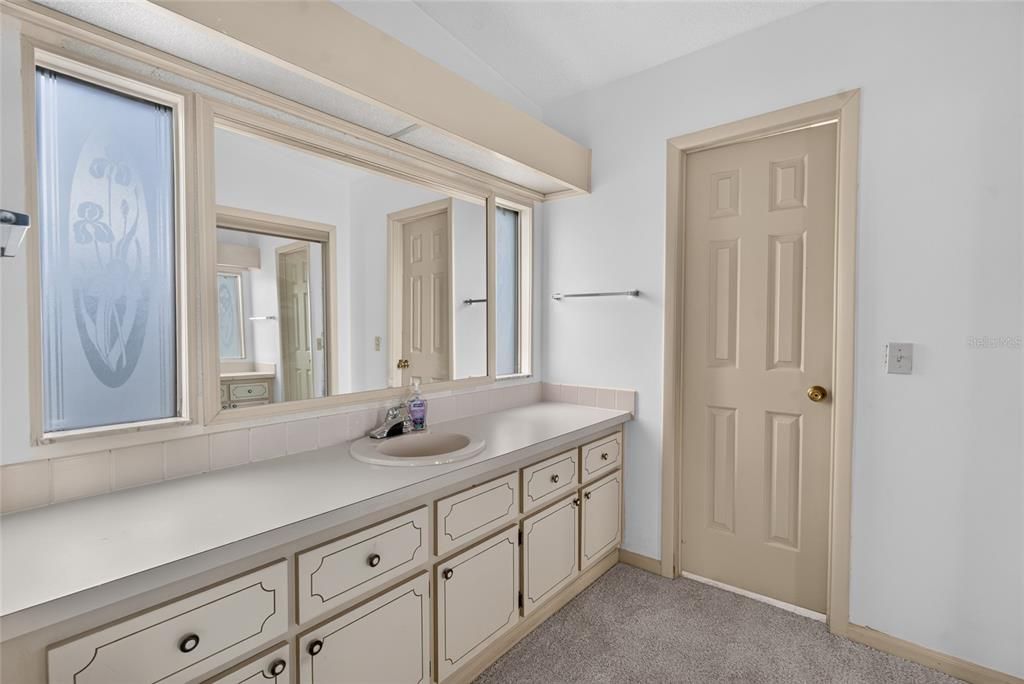For Sale: $174,900 (2 beds, 2 baths, 1436 Square Feet)