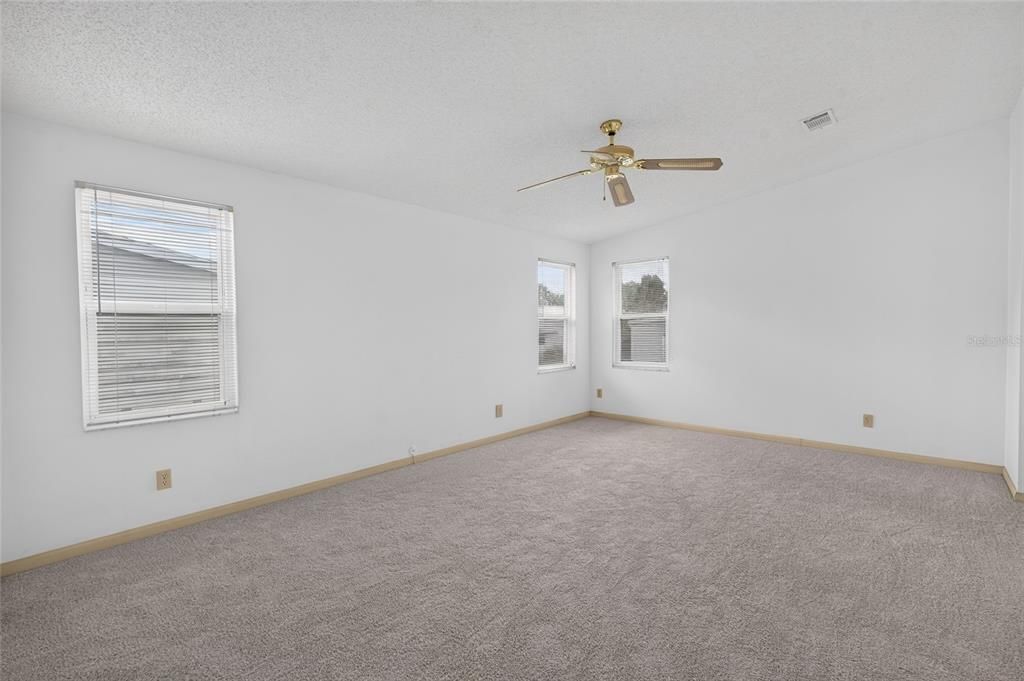 For Sale: $174,900 (2 beds, 2 baths, 1436 Square Feet)