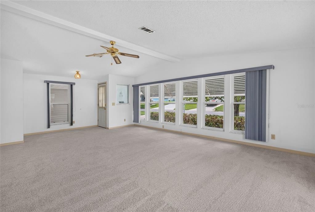 For Sale: $174,900 (2 beds, 2 baths, 1436 Square Feet)