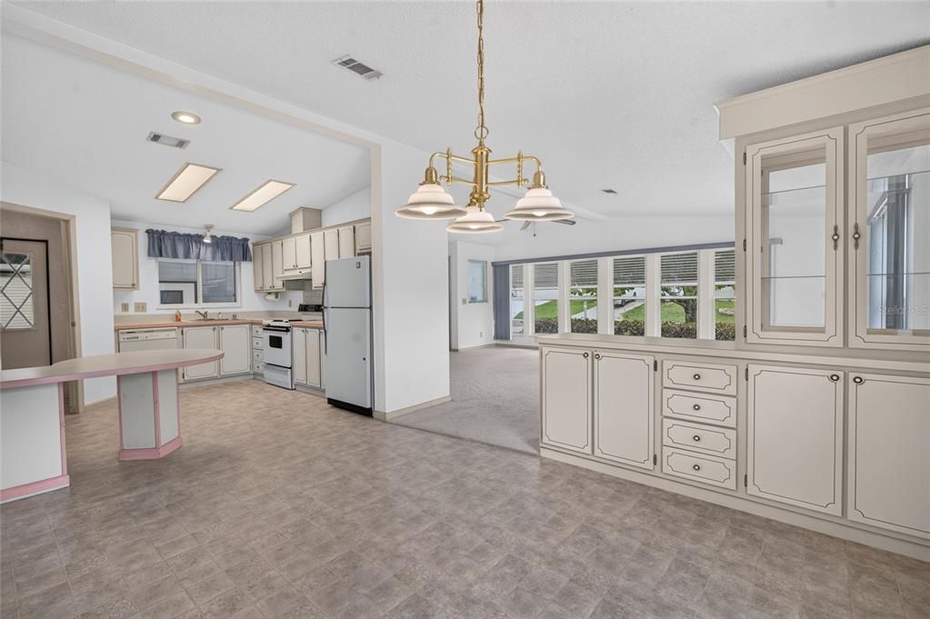 For Sale: $174,900 (2 beds, 2 baths, 1436 Square Feet)