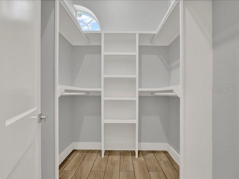 En Venta: $509,900 (4 camas, 2 baños, 2346 Pies cuadrados)