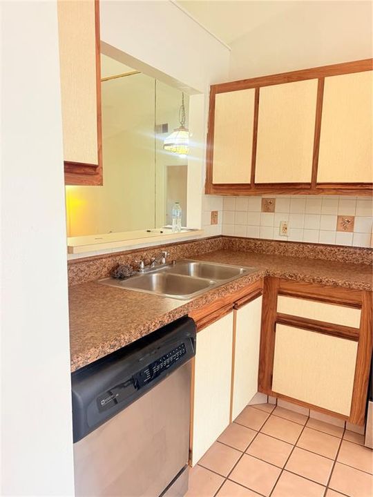 En Venta: $240,000 (3 camas, 2 baños, 1126 Pies cuadrados)