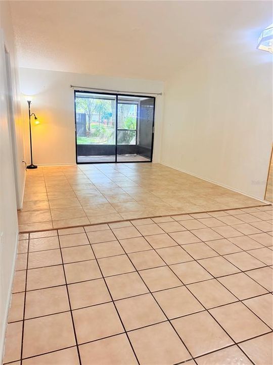 En Venta: $240,000 (3 camas, 2 baños, 1126 Pies cuadrados)