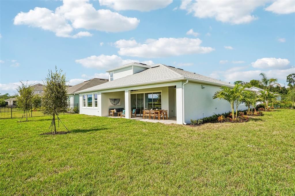 Active With Contract: $574,990 (3 beds, 2 baths, 2505 Square Feet)