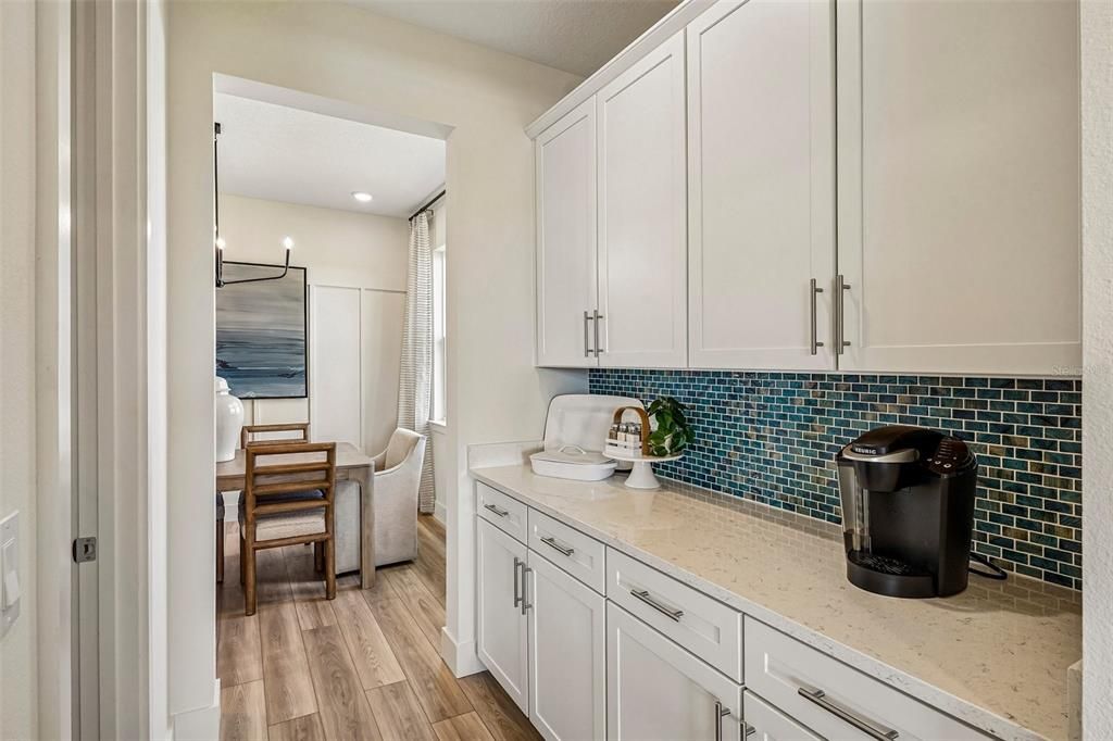Active With Contract: $574,990 (3 beds, 2 baths, 2505 Square Feet)