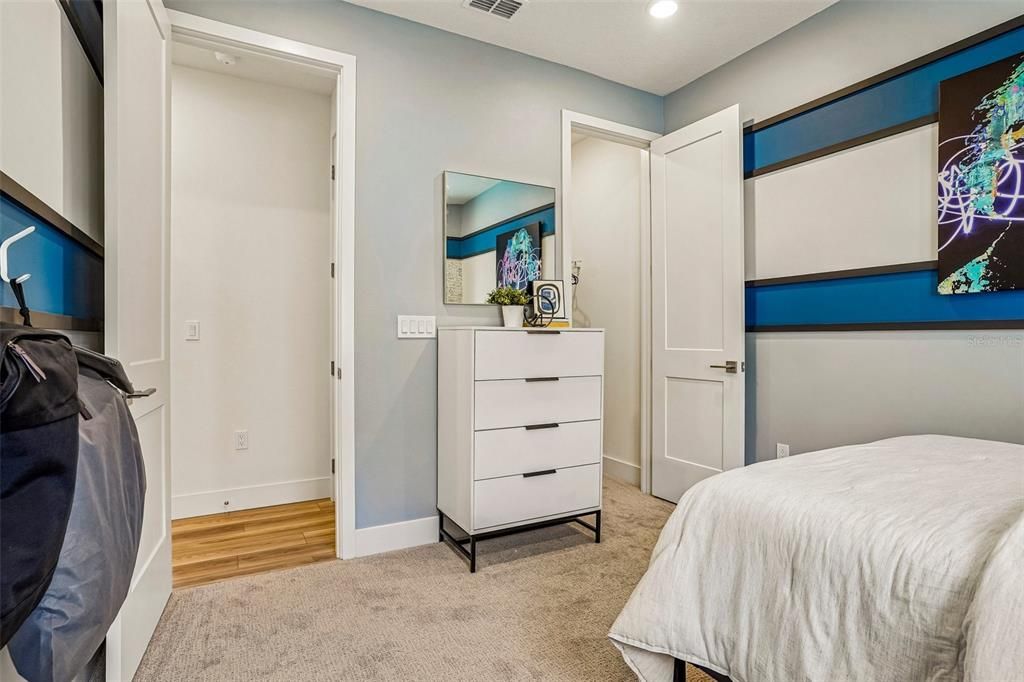 Active With Contract: $574,990 (3 beds, 2 baths, 2505 Square Feet)