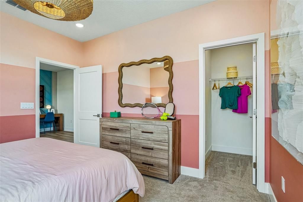 Active With Contract: $574,990 (3 beds, 2 baths, 2505 Square Feet)