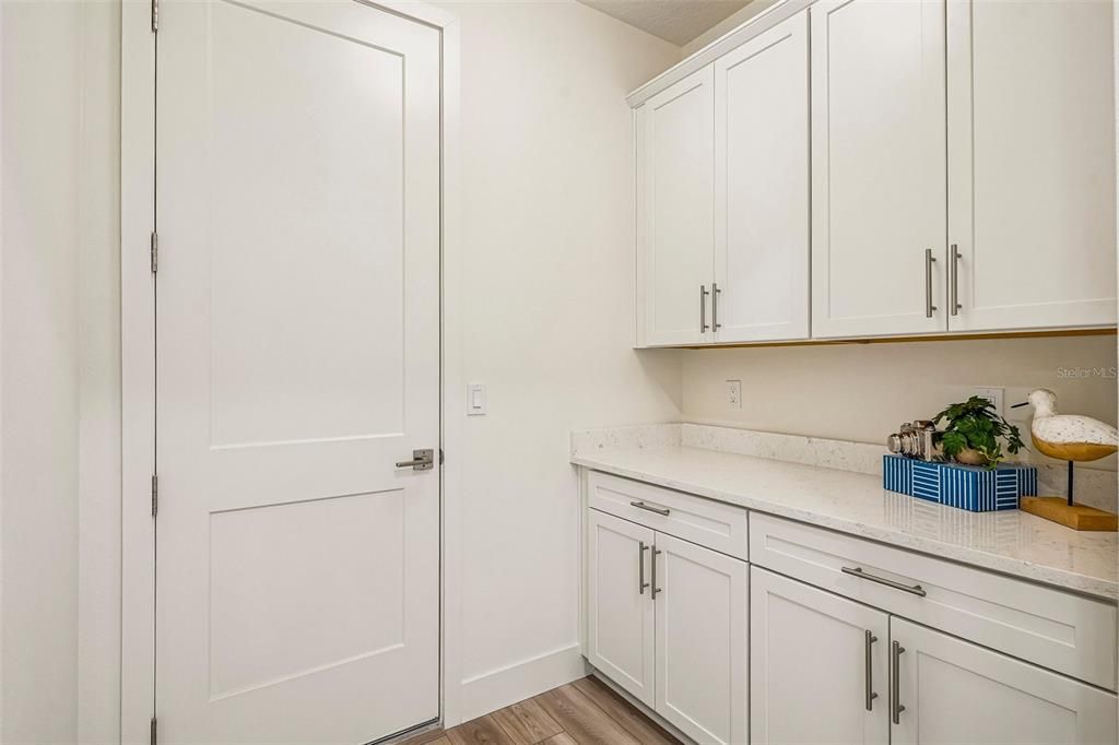 Active With Contract: $574,990 (3 beds, 2 baths, 2505 Square Feet)