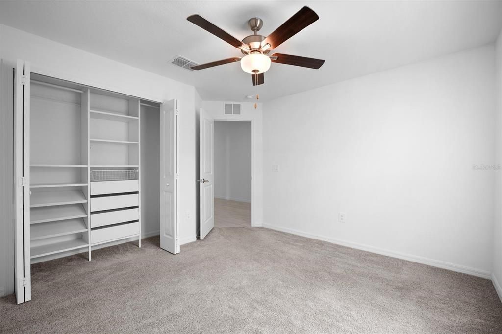 En Venta: $449,900 (4 camas, 3 baños, 2557 Pies cuadrados)