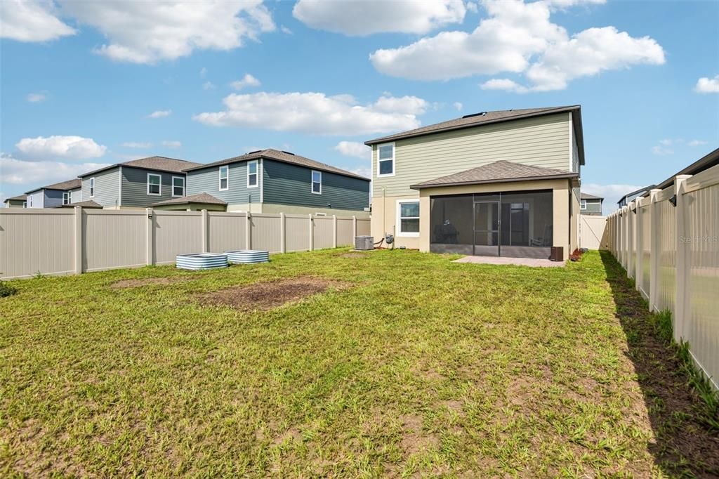 En Venta: $415,000 (4 camas, 2 baños, 1870 Pies cuadrados)