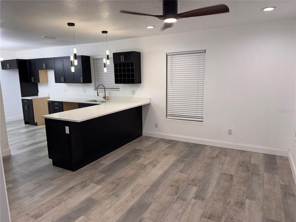 En Venta: $319,000 (3 camas, 2 baños, 922 Pies cuadrados)
