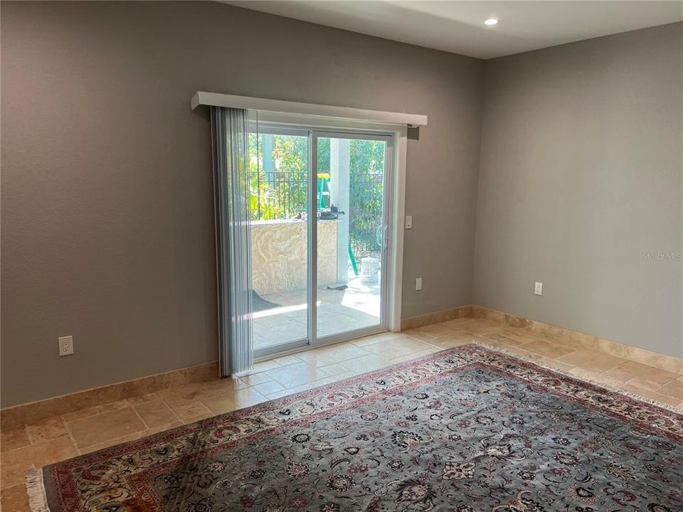 For Sale: $550,000 (4 beds, 3 baths, 2500 Square Feet)
