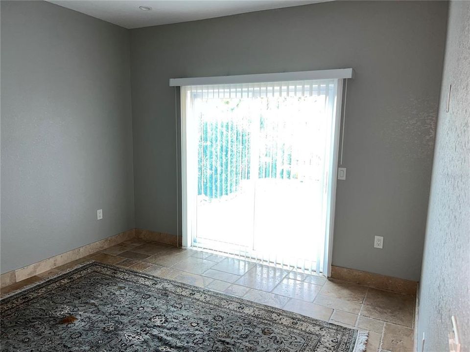 For Sale: $550,000 (4 beds, 3 baths, 2500 Square Feet)