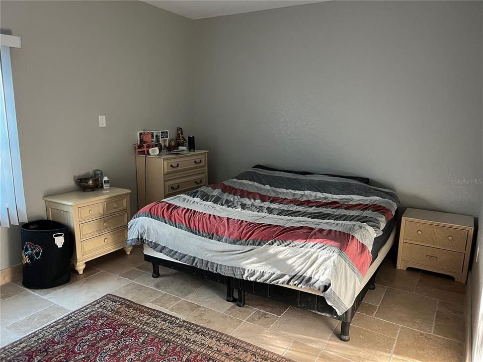 For Sale: $550,000 (4 beds, 3 baths, 2500 Square Feet)