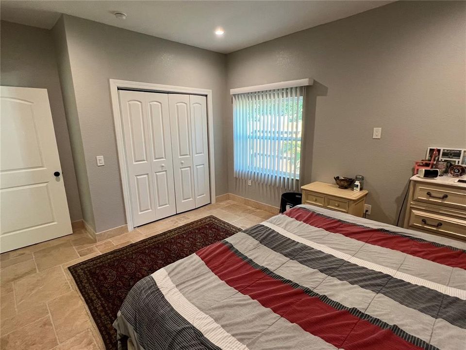 For Sale: $550,000 (4 beds, 3 baths, 2500 Square Feet)