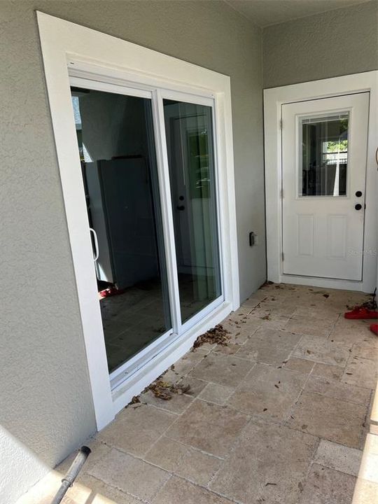 For Sale: $550,000 (4 beds, 3 baths, 2500 Square Feet)