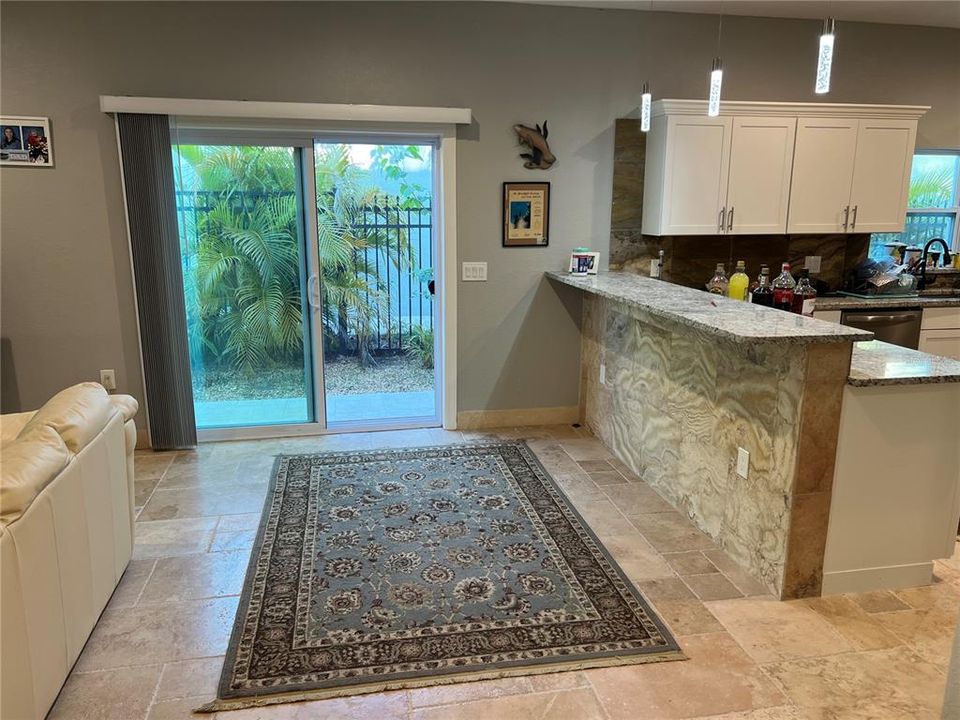 For Sale: $550,000 (4 beds, 3 baths, 2500 Square Feet)