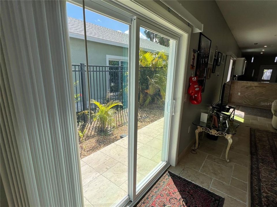 For Sale: $550,000 (4 beds, 3 baths, 2500 Square Feet)