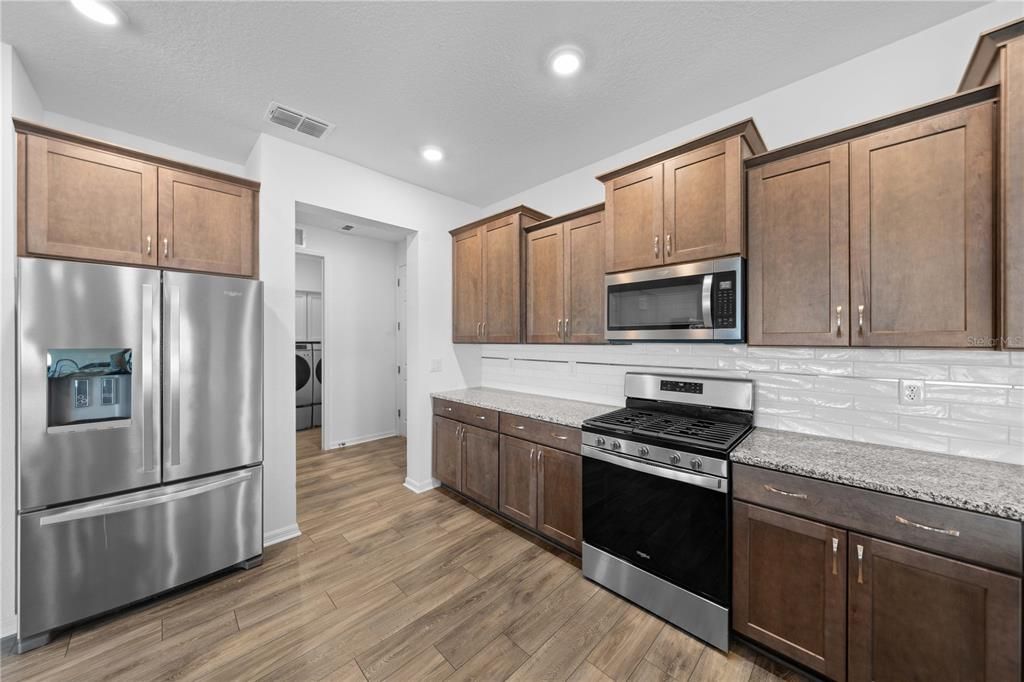En Venta: $439,900 (3 camas, 2 baños, 2599 Pies cuadrados)
