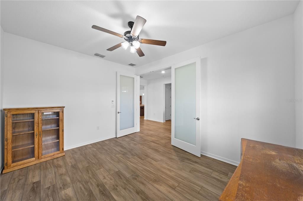 En Venta: $439,900 (3 camas, 2 baños, 2599 Pies cuadrados)