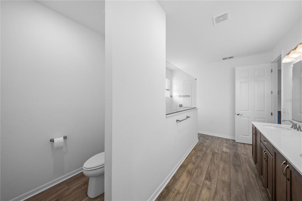En Venta: $439,900 (3 camas, 2 baños, 2599 Pies cuadrados)
