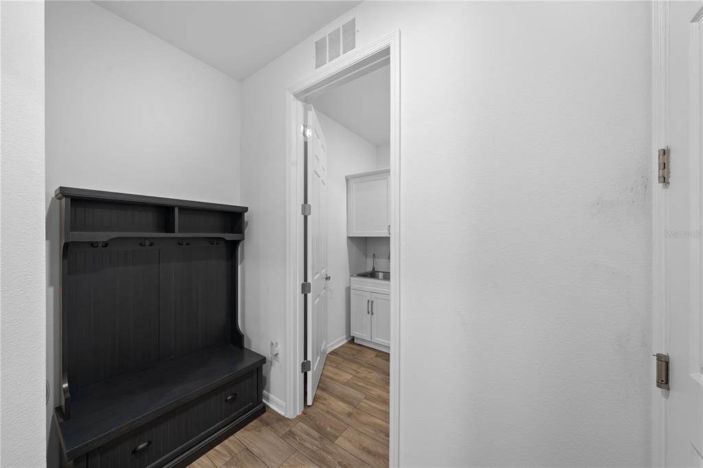 En Venta: $439,900 (3 camas, 2 baños, 2599 Pies cuadrados)