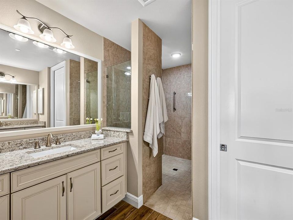For Sale: $950,000 (3 beds, 2 baths, 1802 Square Feet)